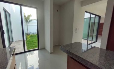 CASA EN VENTA CON RECAMARA EN P.B. FRACC. PALMAS GREEN MEDELLIN,VER.