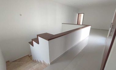 CASA EN VENTA CON RECAMARA EN P.B. FRACC. PALMAS GREEN MEDELLIN,VER.