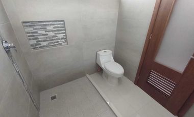 CASA EN VENTA CON RECAMARA EN P.B. FRACC. PALMAS GREEN MEDELLIN,VER.