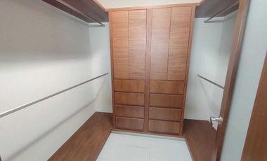 CASA EN VENTA CON RECAMARA EN P.B. FRACC. PALMAS GREEN MEDELLIN,VER.