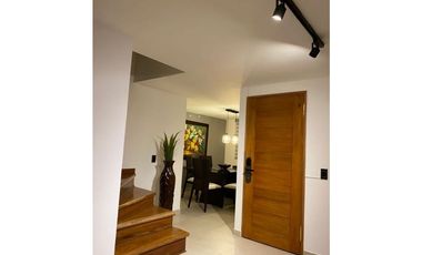 Casa moderna para la Venta en La Estrella