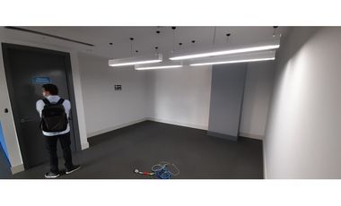 Se Alquila Local en 12 de Octubre,180mt2