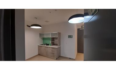 Se Alquila Local en 12 de Octubre,180mt2