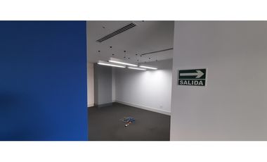 Se Alquila Local en 12 de Octubre,180mt2