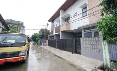 Rumah LB 110 Hadap Timur 15 menit ke Summarecon Mall Bekasi J-41577