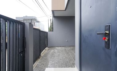 Rumah LB 110 Hadap Timur 15 menit ke Summarecon Mall Bekasi J-41577
