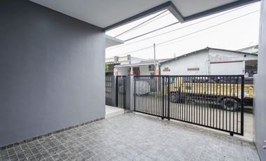 Rumah LB 110 Hadap Timur 15 menit ke Summarecon Mall Bekasi J-41577