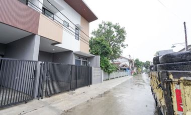 Rumah LB 110 Hadap Timur 15 menit ke Summarecon Mall Bekasi J-41577