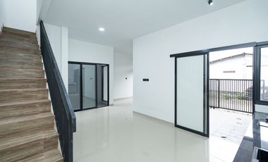 Rumah LB 110 Hadap Timur 15 menit ke Summarecon Mall Bekasi J-41577