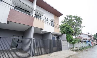 Rumah LB 110 Hadap Timur 15 menit ke Summarecon Mall Bekasi J-41577