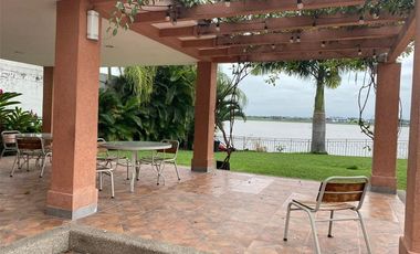 departamento de venta con vista al rio Samborondón