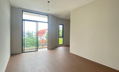 DIJUAL  CEPAT - Rumah New Gress Smart Home System Darmo Permai Timur ( 4 unit jejer)