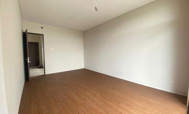 DIJUAL  CEPAT - Rumah New Gress Smart Home System Darmo Permai Timur ( 4 unit jejer)