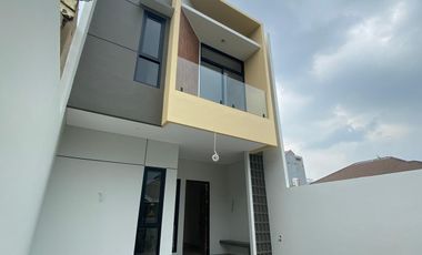 DIJUAL  CEPAT - Rumah New Gress Smart Home System Darmo Permai Timur ( 4 unit jejer)
