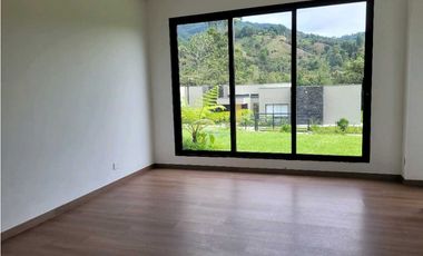 Venta o Alquiler  de Casa Campestre en el Retiro sector Fizebad