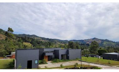 Venta o Alquiler  de Casa Campestre en el Retiro sector Fizebad