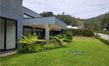 Venta o Alquiler  de Casa Campestre en el Retiro sector Fizebad