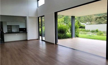 Venta o Alquiler  de Casa Campestre en el Retiro sector Fizebad