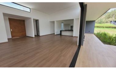 Venta o Alquiler  de Casa Campestre en el Retiro sector Fizebad