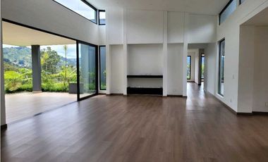 Venta o Alquiler  de Casa Campestre en el Retiro sector Fizebad