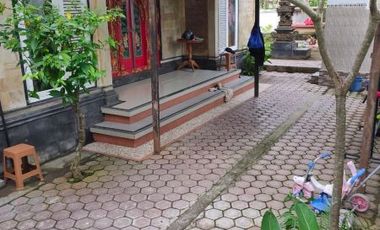 DIJUAL RUMAH LOKASI STRATEGIS COCOK BUAT VILLA KAWASAN PADANG BAI