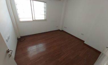 PRECIOSO DEPARTAMENTO DE 3 DORMITORIOS EN PLENO CENTRO DE LA CIUDAD DE POSADAS. OPORTUNIDAD.-