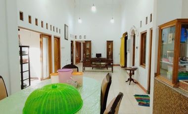 Bonus tempat usaha siap huni strategis di tengah kota Jogja