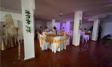 se arrienda local con  apartamento