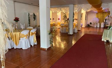 se arrienda local con  apartamento