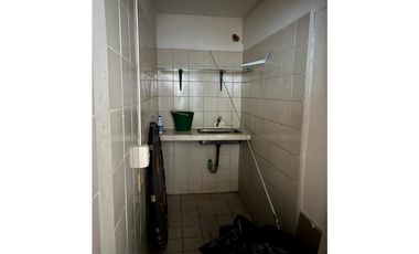 se arrienda local con  apartamento