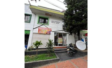 se arrienda local con  apartamento