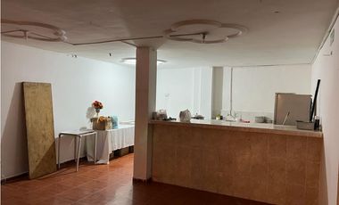 se arrienda local con  apartamento