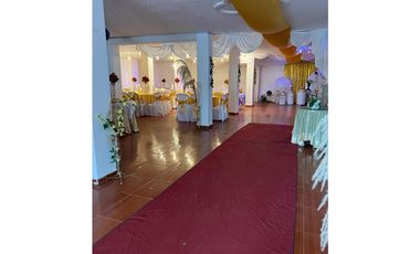 se arrienda local con  apartamento