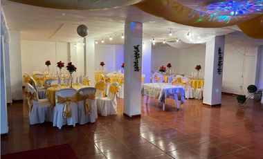 se arrienda local con  apartamento
