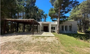 CASA VILLA ROBLES - PARTIDO DE LA COSTA