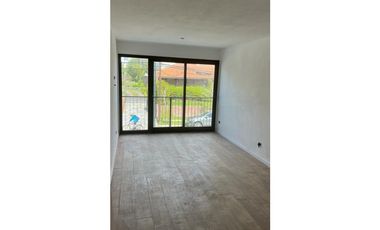 PH2amb a la calle/  A estrenar/ Primer piso por escalera/ Zona Chauvin