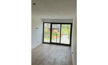 PH2amb a la calle/  A estrenar/ Primer piso por escalera/ Zona Chauvin