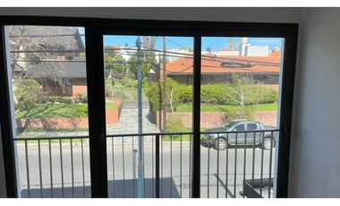 PH2amb a la calle/  A estrenar/ Primer piso por escalera/ Zona Chauvin