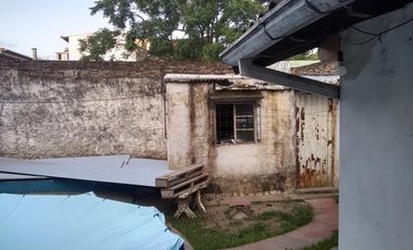 Propiedad en lote propio en excelente  ubicación a mts de la estación Jose León Suarez