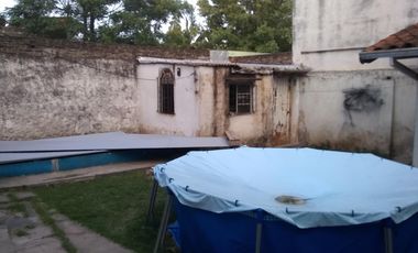 Propiedad en lote propio en excelente  ubicación a mts de la estación Jose León Suarez