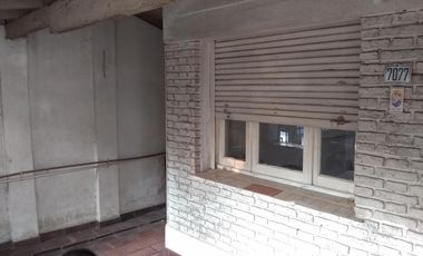 Propiedad en lote propio en excelente  ubicación a mts de la estación Jose León Suarez