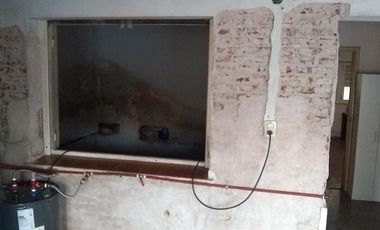 Propiedad en lote propio en excelente  ubicación a mts de la estación Jose León Suarez