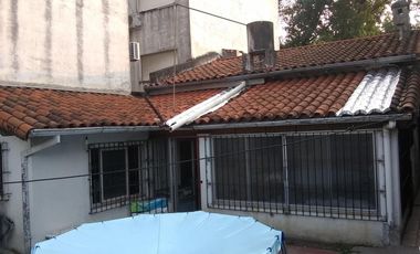 Propiedad en lote propio en excelente  ubicación a mts de la estación Jose León Suarez