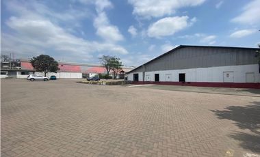 Guayaquil Vía Daule Inmaconsa se vende bodega