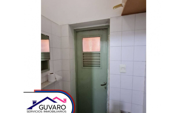 Se Vende Amplia Oficina Céntrica de 2 Esc  C/patio de uso exclusivo