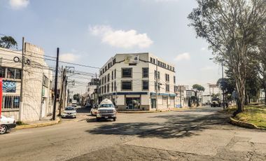 Edificio en renta en Toluca por la Maquinita sobre corredor urbano