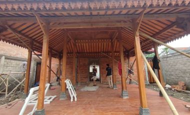 Dijual Rumah Joglo Modern Utara Prambanan Full Kayu 1,35 M