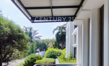 Rumah Gading Park View Depan Taman 2 1/2 Lantai