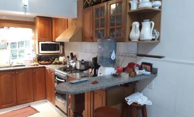 OPORTUNIDAD!! HERMOSA CASA TIPO QUINTA EN PADUA SUR +DEPTO+QUINCHO+OFICINA,SOBRE 2LOTES,24 X 37 MTS