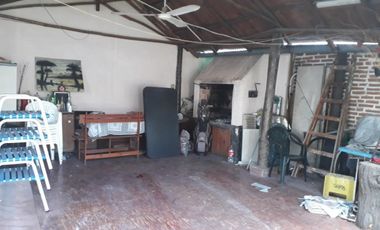 OPORTUNIDAD!! HERMOSA CASA TIPO QUINTA EN PADUA SUR +DEPTO+QUINCHO+OFICINA,SOBRE 2LOTES,24 X 37 MTS